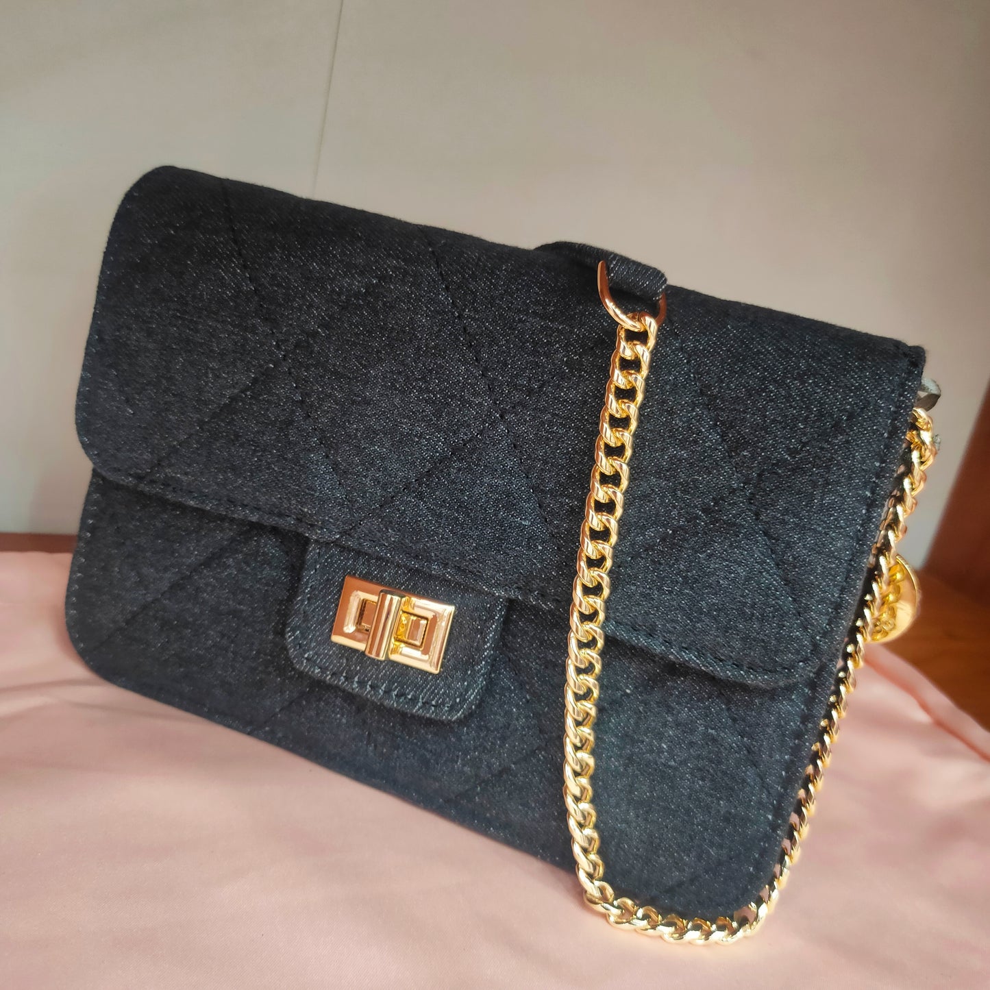 Mini Sac à Épaule en Denim avec Chaîne et Coutures en Diamant